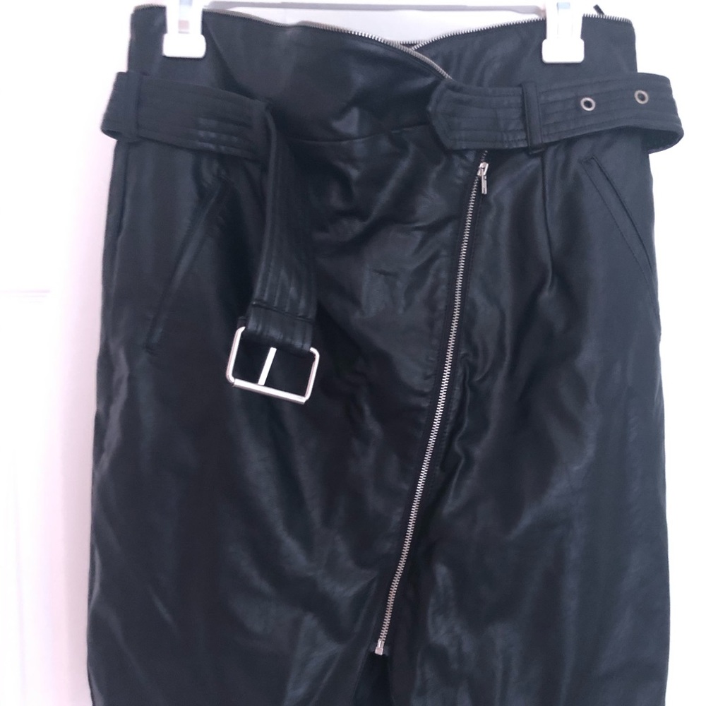 Beautiful and chic faux leather mini skirt